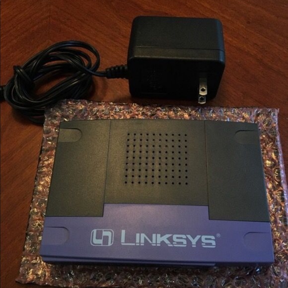 LINKSYS 8-Port 10/100 Data Hub. New - Picture 6 of 6